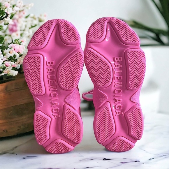 Barbie Pink BALENCIAGA Triple S - Shiny Latex Pink Rubber - Size EUR 36 / Size 6 - Picture 4 of 15